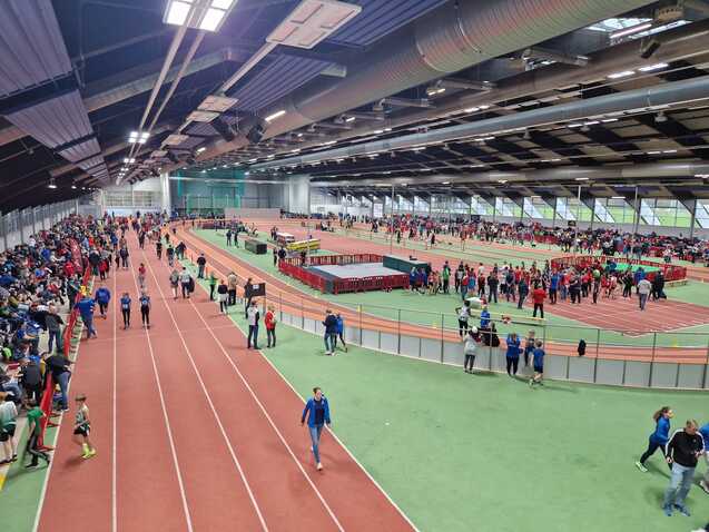 Blick in eine Leichtathletikhalle
