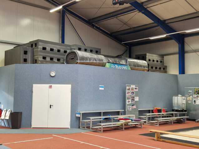 Ablagefl&auml;che in der Leichtathletikhalle