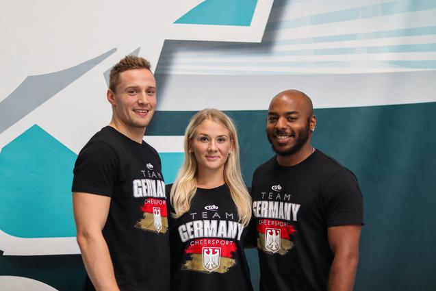 Drei Cheerleading Trainer sind Bundestrainer