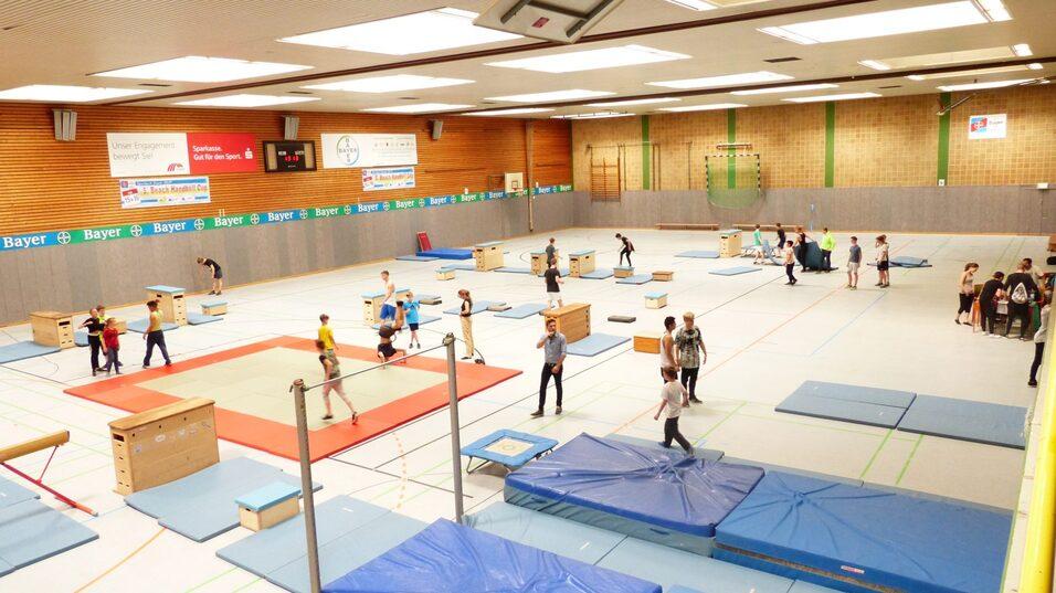 Große Turnlandschaft in der Sporthalle