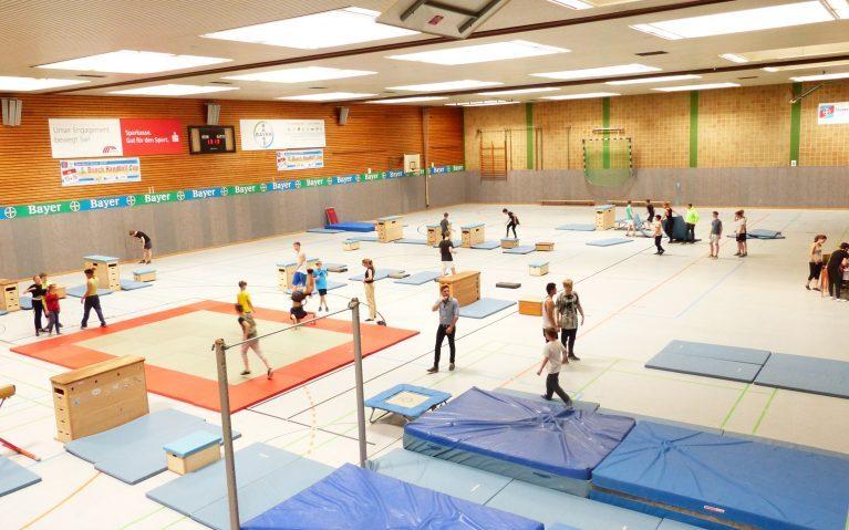 Gro&szlig;e Turnlandschaft in der Sporthalle