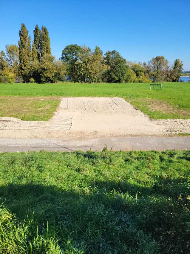 Sandfläche als Volleballfeld